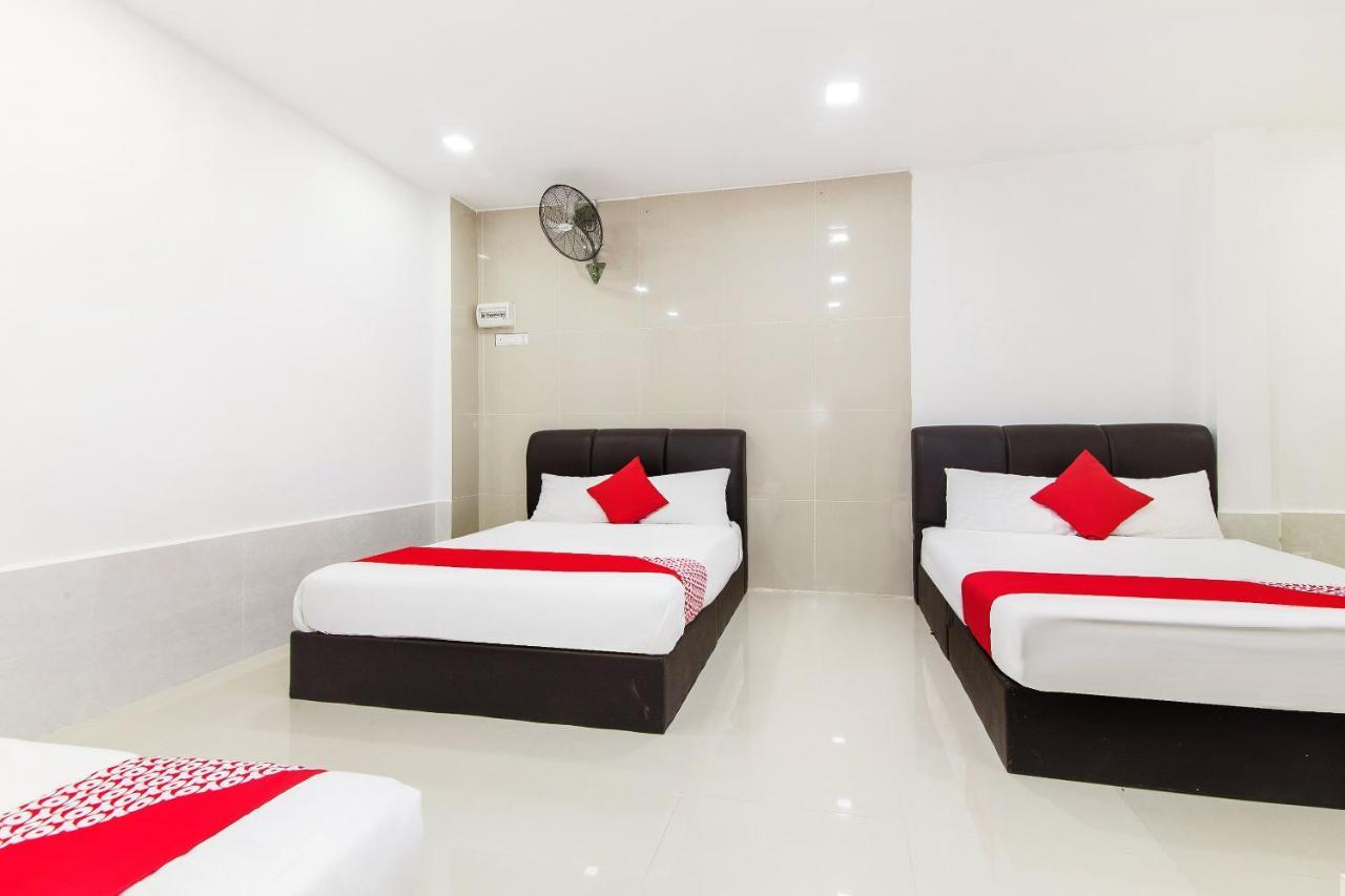 โอโย 414 อาดิฟฟ์ พาเลซ โฮเต็ล Hotel เซปัง ภายนอก รูปภาพ