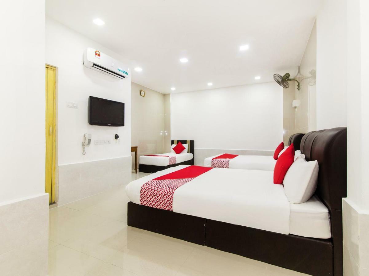 โอโย 414 อาดิฟฟ์ พาเลซ โฮเต็ล Hotel เซปัง ภายนอก รูปภาพ