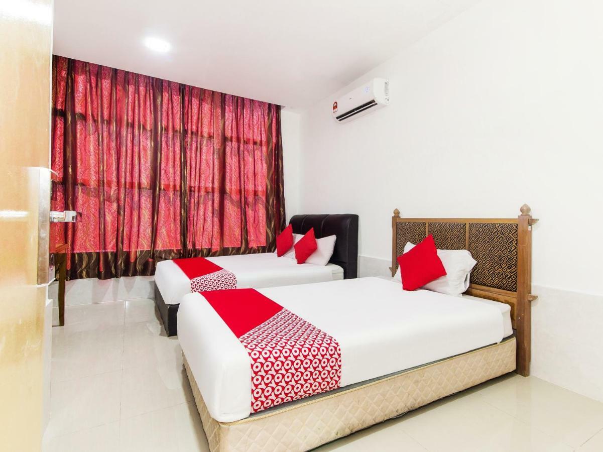 โอโย 414 อาดิฟฟ์ พาเลซ โฮเต็ล Hotel เซปัง ภายนอก รูปภาพ