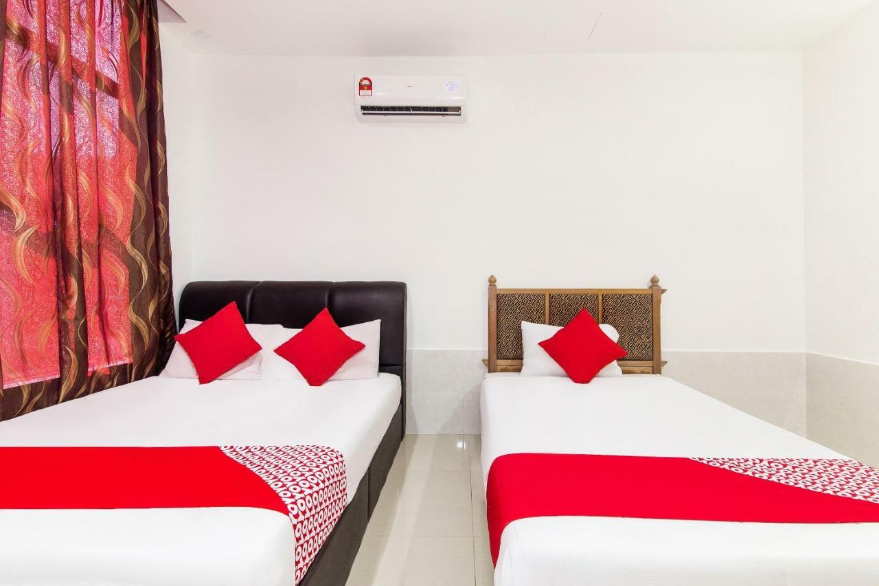โอโย 414 อาดิฟฟ์ พาเลซ โฮเต็ล Hotel เซปัง ภายนอก รูปภาพ