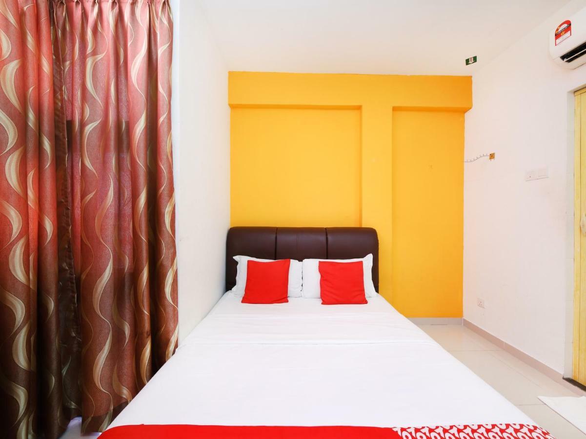 โอโย 414 อาดิฟฟ์ พาเลซ โฮเต็ล Hotel เซปัง ภายนอก รูปภาพ