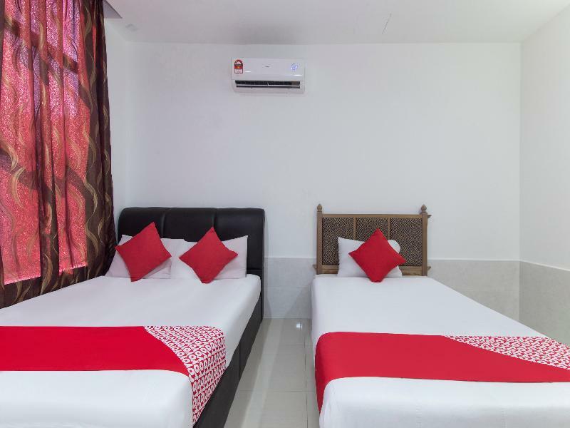 โอโย 414 อาดิฟฟ์ พาเลซ โฮเต็ล Hotel เซปัง ภายนอก รูปภาพ